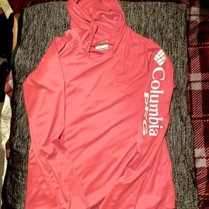 PFG Columbia Coral colored long sleeve hooded sun shirt/fishing shirt